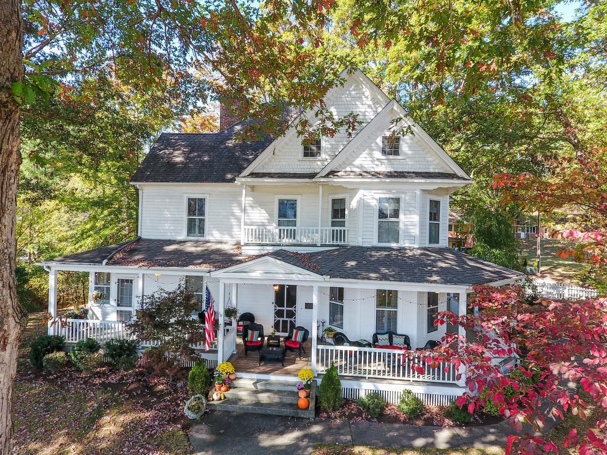 Oak Hill On Love Lane Bed And Breakfast Inn Уэйнсвилл Экстерьер фото