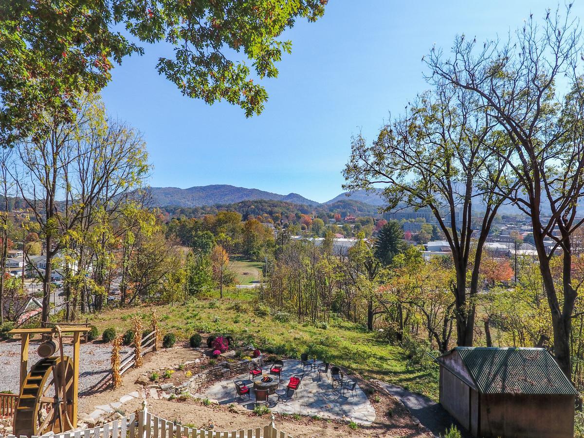 Oak Hill On Love Lane Bed And Breakfast Inn Уэйнсвилл Экстерьер фото